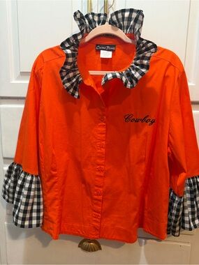 Oklahoma State Women’s Button-Up Blouse 1X Gingham Ruffle Collar and sleeves